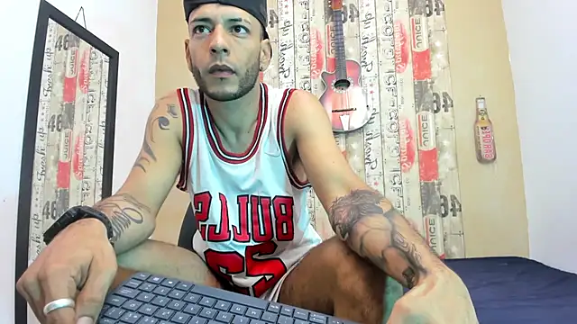 Snapshot of Andrey_u92 chatting on February 16, 12:41 am Andrey u92 online show from February 16, 12:41 am