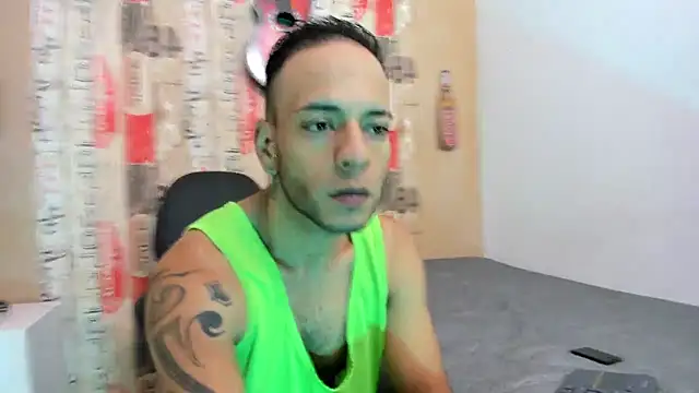 Snapshot of Andrey_u92 chatting on February 18, 7:52 pm Andrey u92 online show from February 18, 7:52 pm