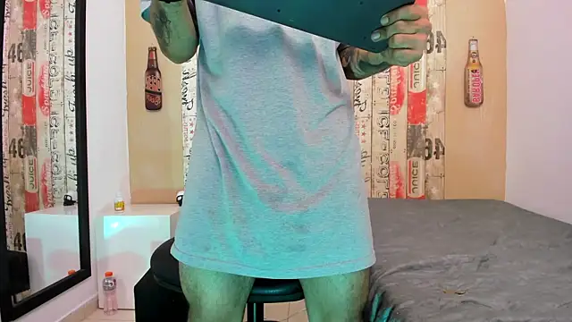 Snapshot of Andrey_u92 chatting on February 19, 3:17 am Andrey u92 online show from February 19, 3:17 am