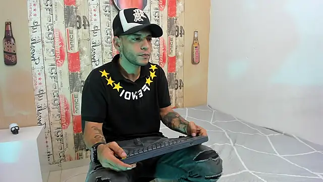 Snapshot of Andrey_u92 chatting on February 20, 4:50 am Andrey u92 online show from February 20, 4:50 am