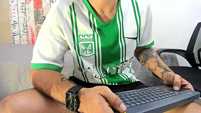 Snapshot of Andrey_u92 chatting on March 5, 2:14 am Andrey u92 online show from March 5, 2:14 am