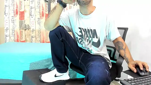 Snapshot of Andrey_u92 chatting on March 12, 10:39 pm Andrey u92 online show from March 12, 10:39 pm