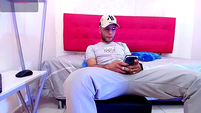 Snapshot of Andrey_u92 chatting on October 31, 8:10 pm Andrey u92 online show from October 31, 8:10 pm