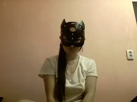 MaxWellas6 online show from December 16, 7:10 pm