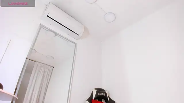 Snapshot of vera_candella chatting on October 22, 12:05 pm vera candella online show from October 22, 12:05 pm