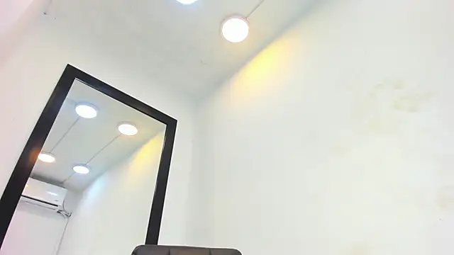 Snapshot of vera_candella chatting on April 14, 9:48 am vera candella online show from April 14, 9:48 am