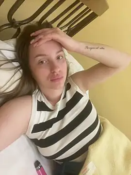 Snapshot of EdnaBradley chatting on February 13, 11:56 pm EdnaBradley online show from February 13, 11:56 pm