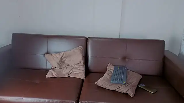 Mariana Lu online show from February 12, 9:48 am