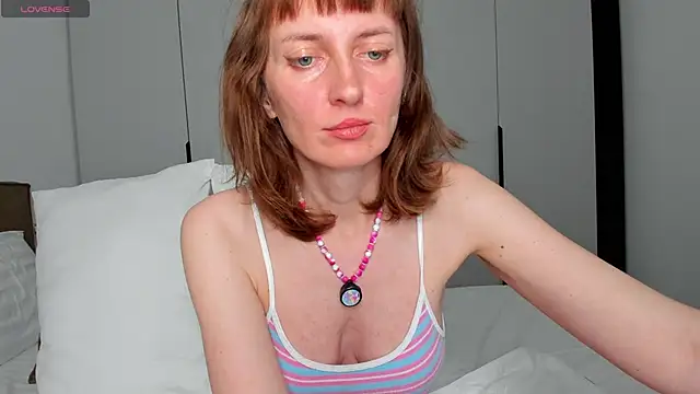 YourSexyNeighbour online show from May 4, 4:03 pm