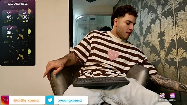 xlittle xbearx online show from December 10, 6:11 am