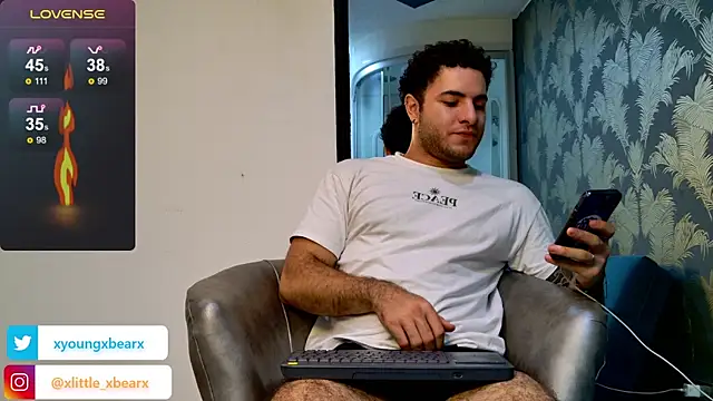 xlittle xbearx online show from February 10, 10:09 pm