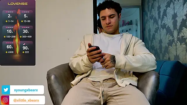 xlittle xbearx online show from March 6, 3:02 am