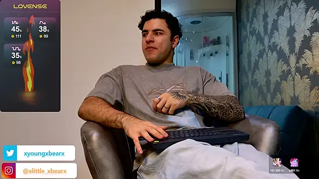 xlittle xbearx online show from March 11, 1:48 am