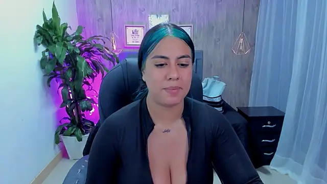 Xisu  online show from December 12, 3:43 am