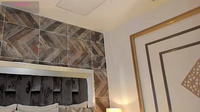 TaniaSmith1 online show from September 28, 11:10 pm