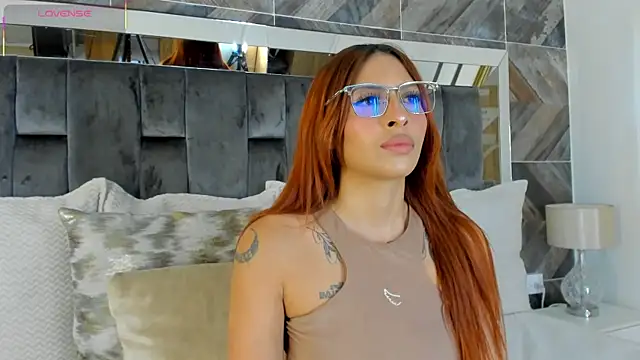 TaniaSmith1 online show from October 13, 11:05 pm