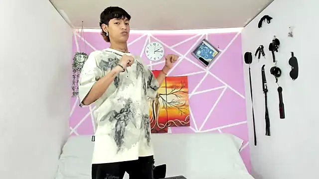 Snapshot of Fresahot2005 chatting on February 7, 7:17 pm Fresahot2005 online show from February 7, 7:17 pm