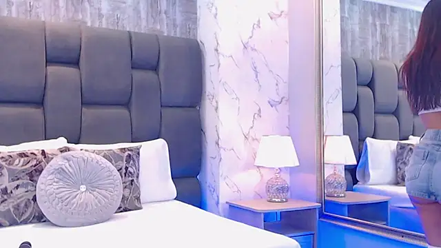 SophieWolkman online show from March 14, 12:10 pm