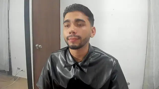 Snapshot of Dante_Damare chatting on February 15, 4:36 am Dante Damare online show from February 15, 4:36 am