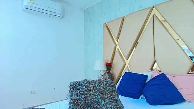 NicoleEsposito online show from January 24, 8:13 am