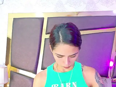 NicoleEsposito online show from September 26, 1:15 pm