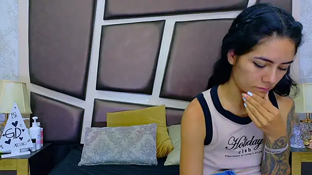 NicoleEsposito online show from May 2, 12:10 pm