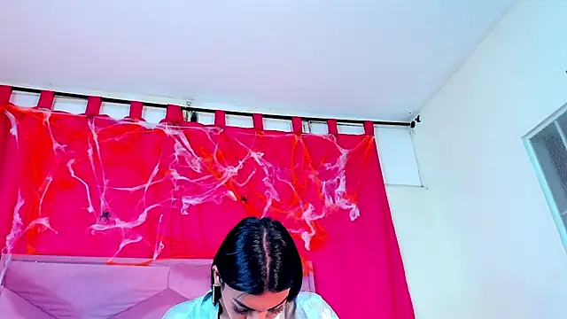 Snapshot of Kaataleya_horny chatting on October 24, 3:03 am Kaataleya horny online show from October 24, 3:03 am