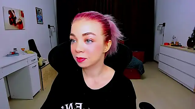 littleSiyfairy online show from December 5, 3:26 am