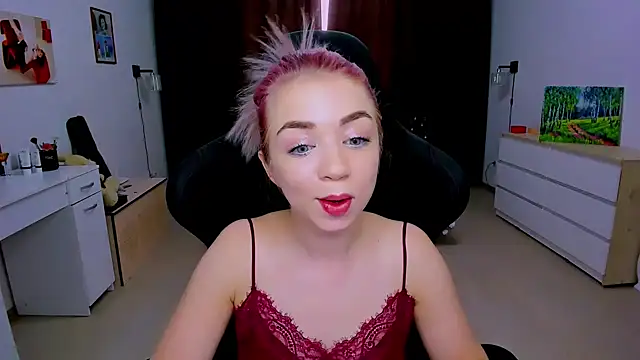 littleSiyfairy online show from December 20, 6:19 am