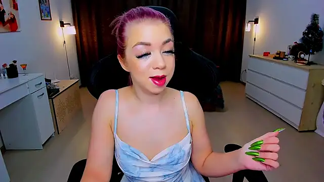 littleSiyfairy online show from January 3, 6:33 am