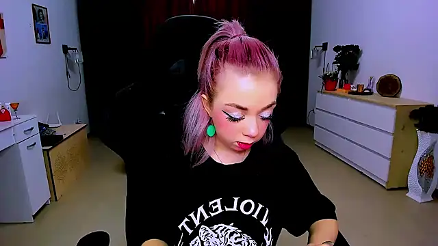 littleSiyfairy online show from January 21, 6:54 am