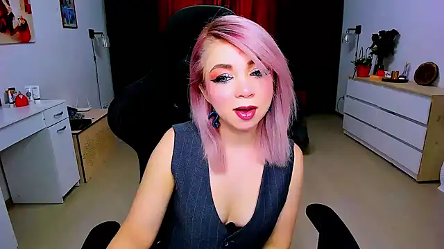 littleSiyfairy online show from January 24, 7:41 am