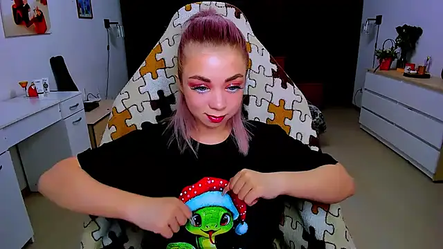 littleSiyfairy online show from January 28, 11:06 am