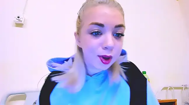 littleSiyfairy online show from February 24, 3:31 pm