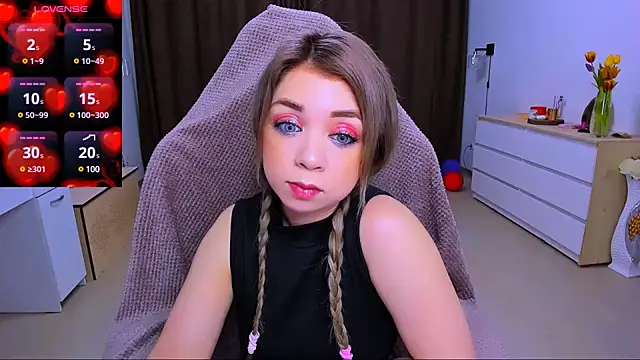 littleSiyfairy online show from March 12, 3:02 am