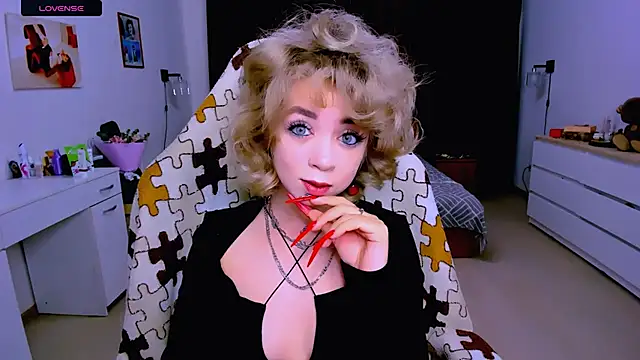 littleSiyfairy online show from September 14, 5:06 am