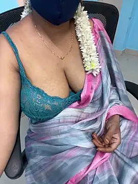 Snapshot of sajeetha chatting on June 2, 3:19 am sajeetha online show from June 2, 3:19 am