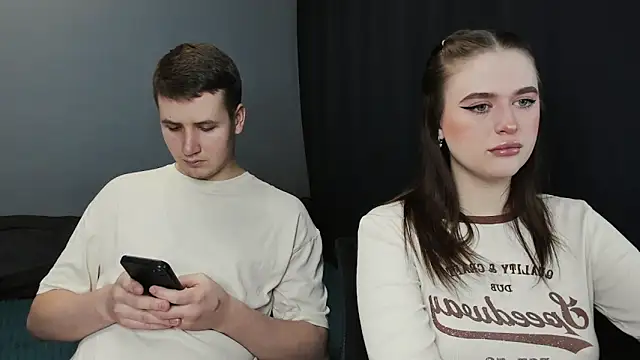 Pinku kitsune online show from February 21, 3:01 am