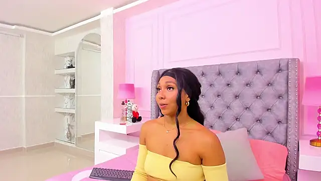 Snapshot of HaileeRoberts chatting on January 7, 6:35 pm HaileeRoberts online show from January 7, 6:35 pm