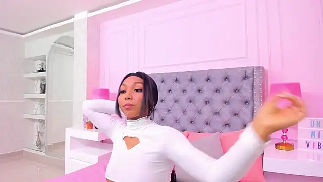 Snapshot of HaileeRoberts chatting on January 12, 12:44 pm HaileeRoberts online show from January 12, 12:44 pm
