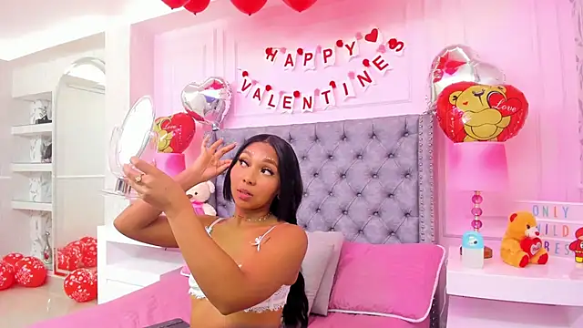 Snapshot of HaileeRoberts chatting on February 13, 12:11 pm HaileeRoberts online show from February 13, 12:11 pm