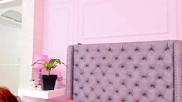 HaileeRoberts online show from March 6, 12:34 pm