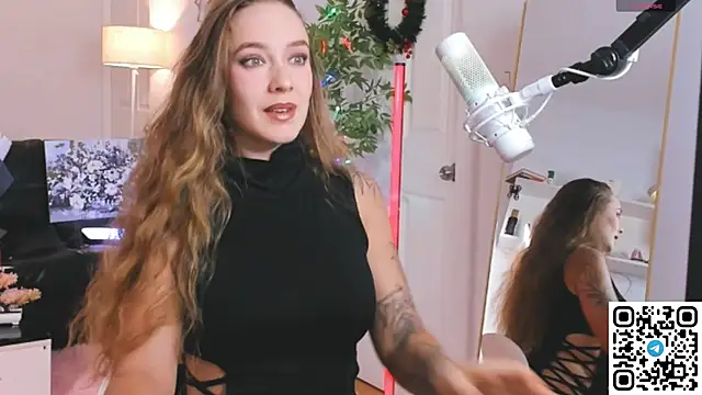 Snapshot of AngelPaull chatting on March 4, 10:05 pm AngelPaull online show from March 4, 10:05 pm