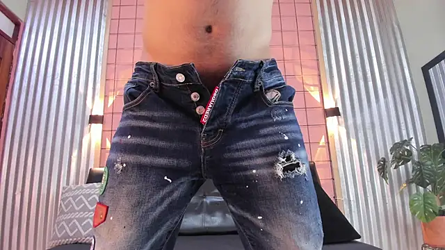 Snapshot of antony_bigdick_ chatting on March 12, 1:36 am antony bigdick online show from March 12, 1:36 am
