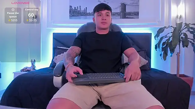 Cristopher strong online show from November 9, 10:02 am