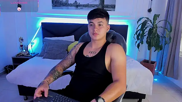 Cristopher strong online show from April 30, 2:23 pm