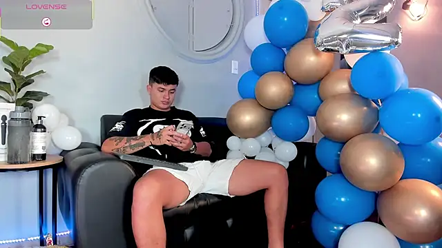 Cristopher strong online show from May 21, 12:45 pm