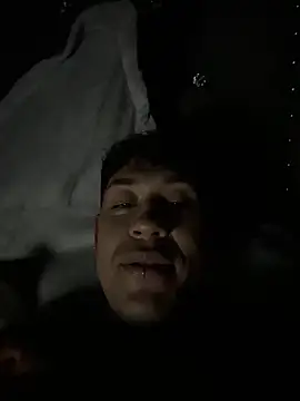 Snapshot of relsb123 chatting on February 12, 5:37 am relsb123 online show from February 12, 5:37 am