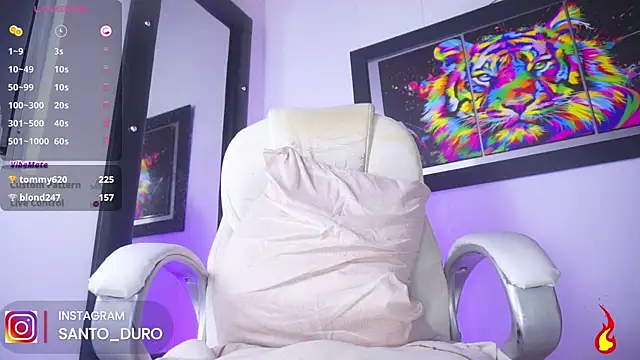 Snapshot of king_hard chatting on March 17, 6:18 am king hard online show from March 17, 6:18 am