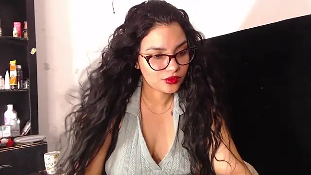 Snapshot of lolaa_staars chatting on December 13, 9:13 am lolaa staars online show from December 13, 9:13 am